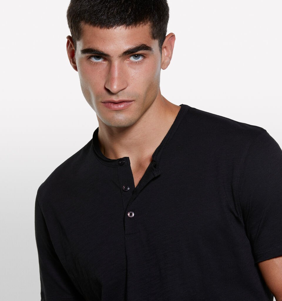 T-shirt serafino nera - t-shirt a manica corta da uomo - Nero | Sisley image number 4